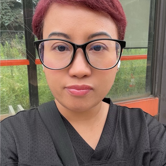 Meet your Posher, Karen - Picture 1 of 1